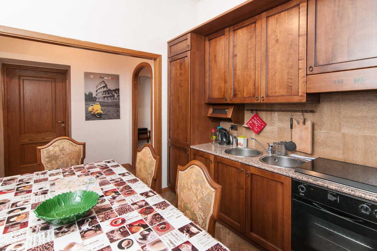 Termini Colosseum Apartment Roma Ngoại thất bức ảnh